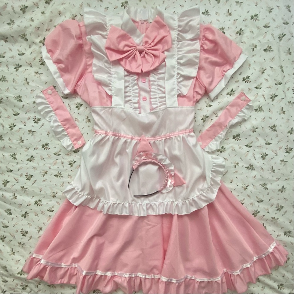 Neko/Cat Maid Cosplay